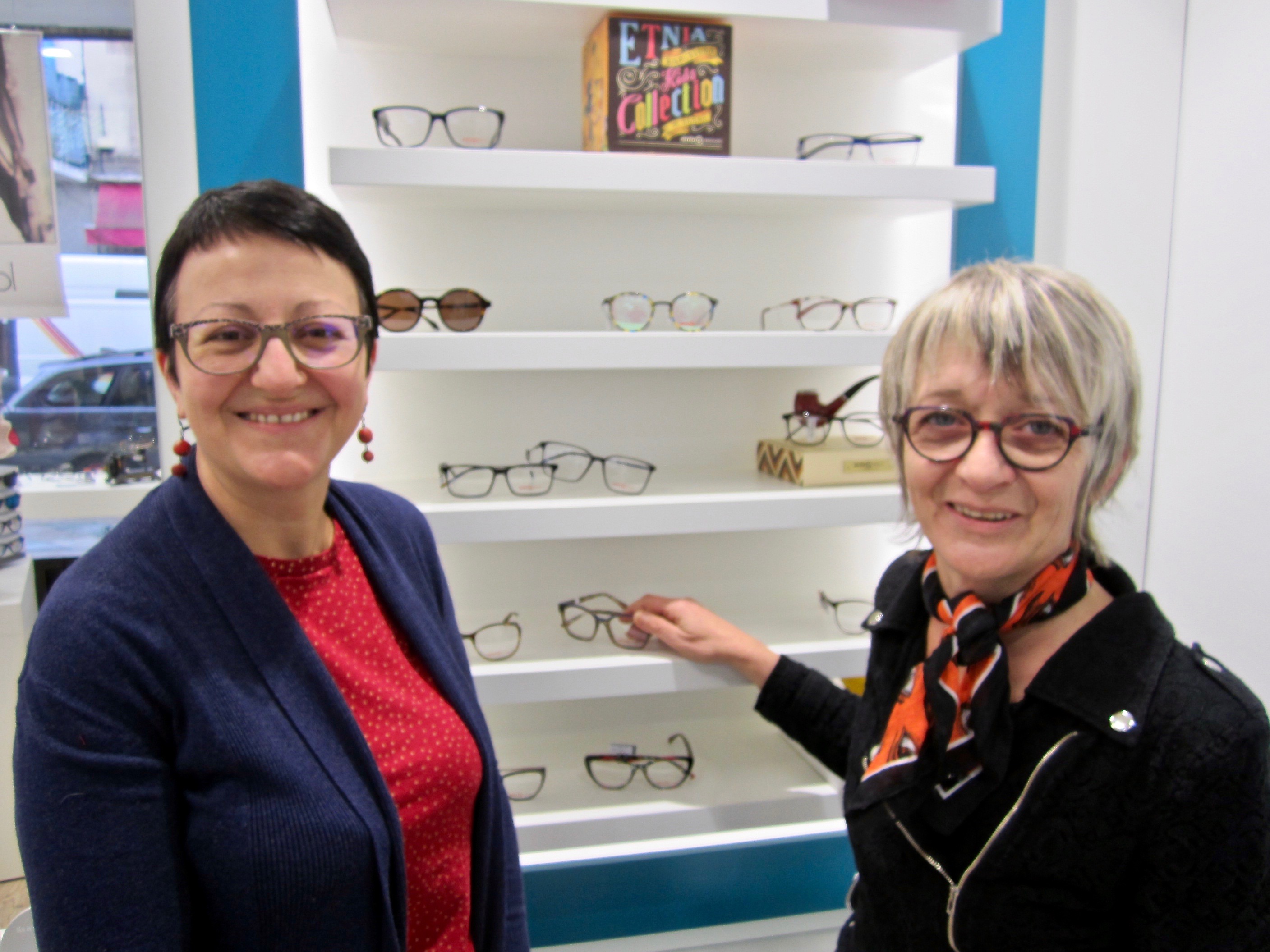 10 STRICT OPTICIENS